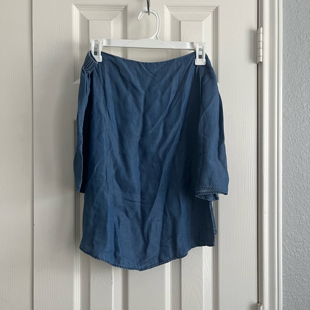 Zac & Rachel, chambray off the shoulder top, size small, 3/4 length sleeve